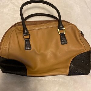 Gianni Bini Vintage Black and Tan Sachel in Good Condition